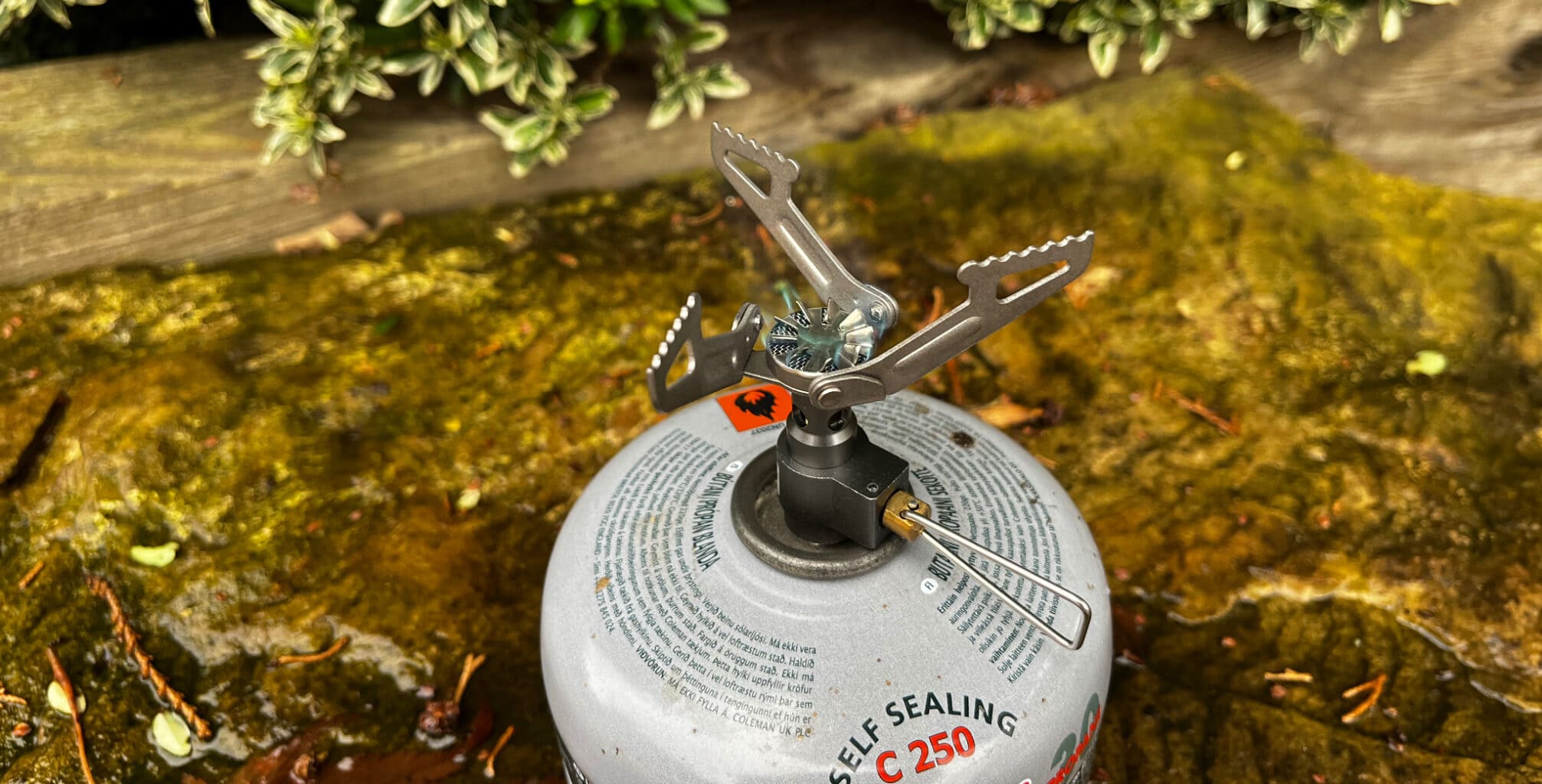 Photo of a small flame coming from the brs-3000t camping stove