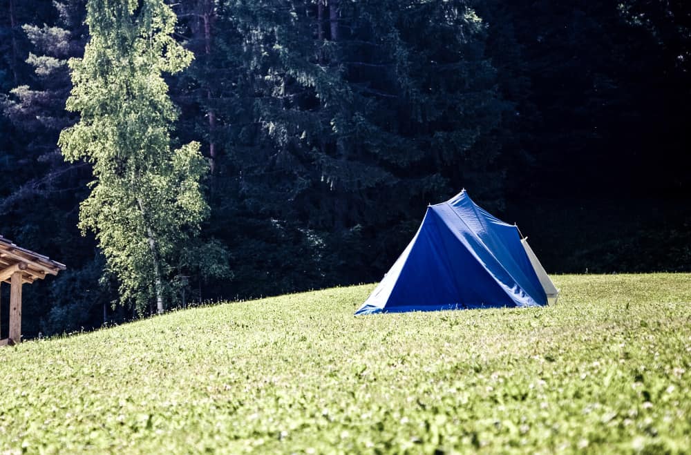 Hot sunny days are the best ones for washing and drying a tent. 