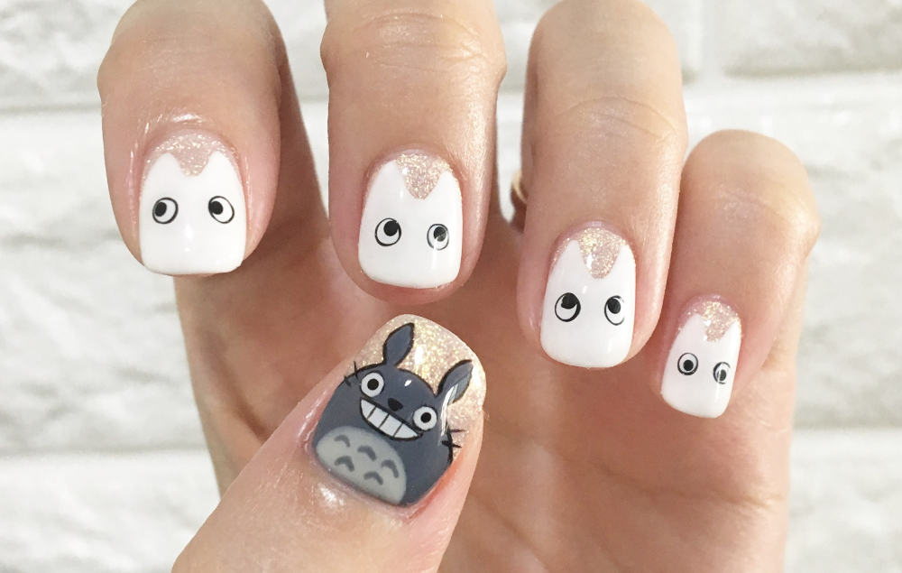 Painting fingernails is a fun activity for a raininy day indoors. 